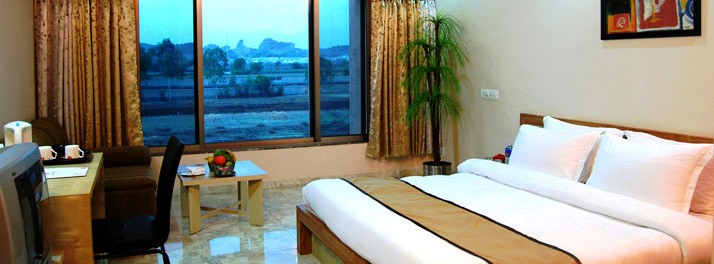 1843/Lion Lords Inn - Rajula 07.jpg